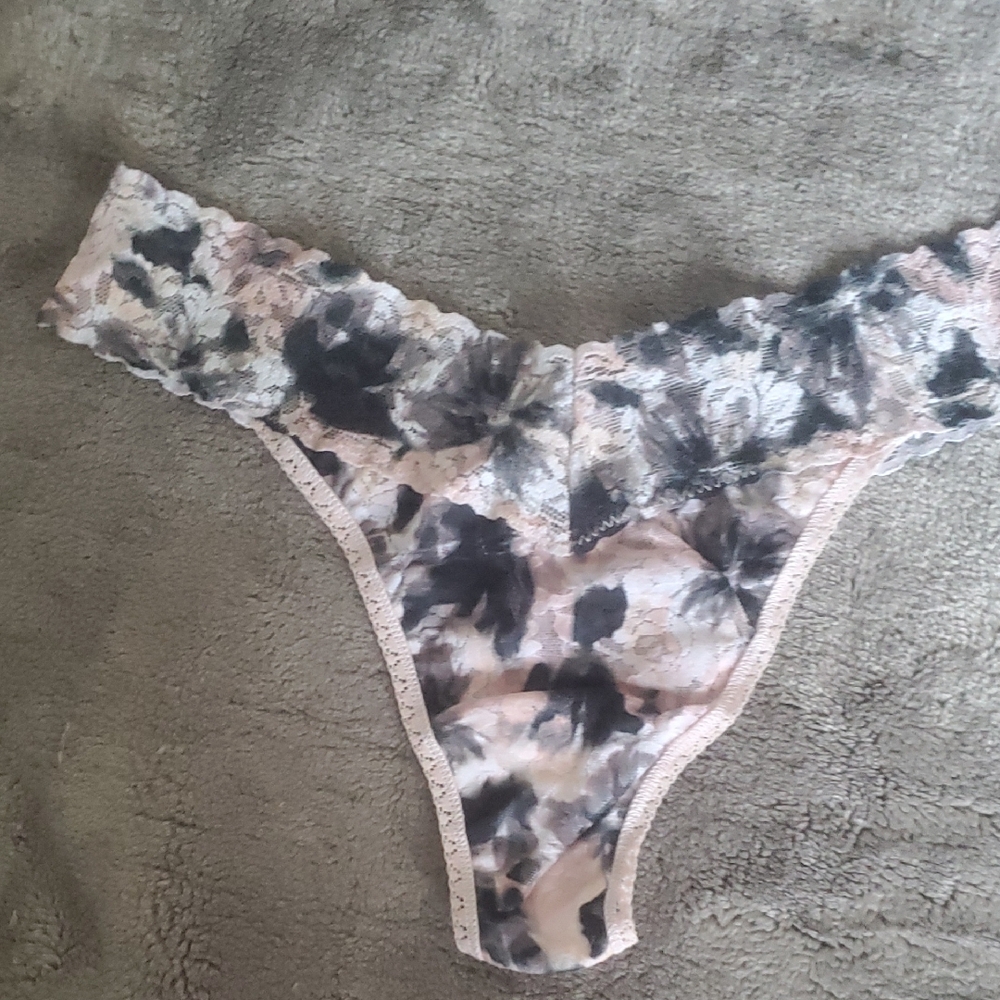 HANKY PANKY SIGNATURE  ORIGINAL RISE PRINTED LACE THONG , Size:OS